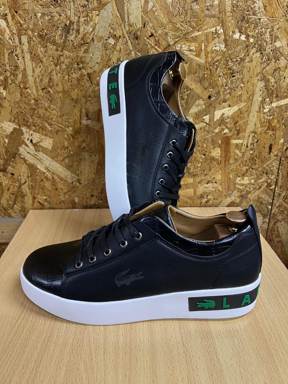 Stylish lacoste leather sneakers