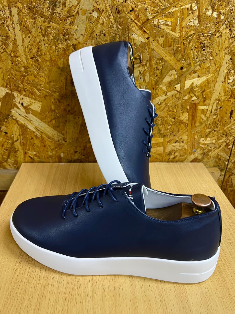 Leather sneakers
